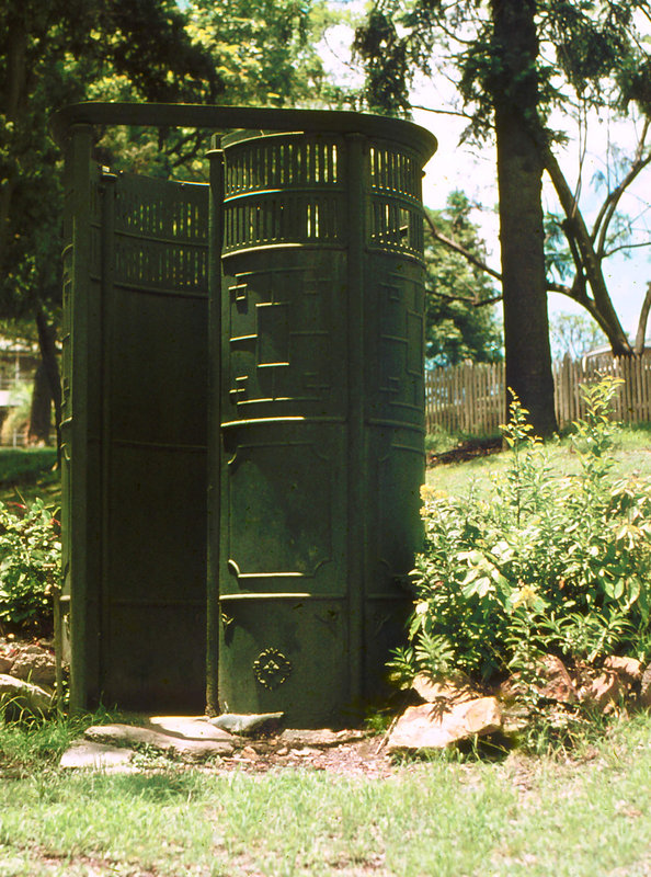 Pissoir, Brisbane.jpg