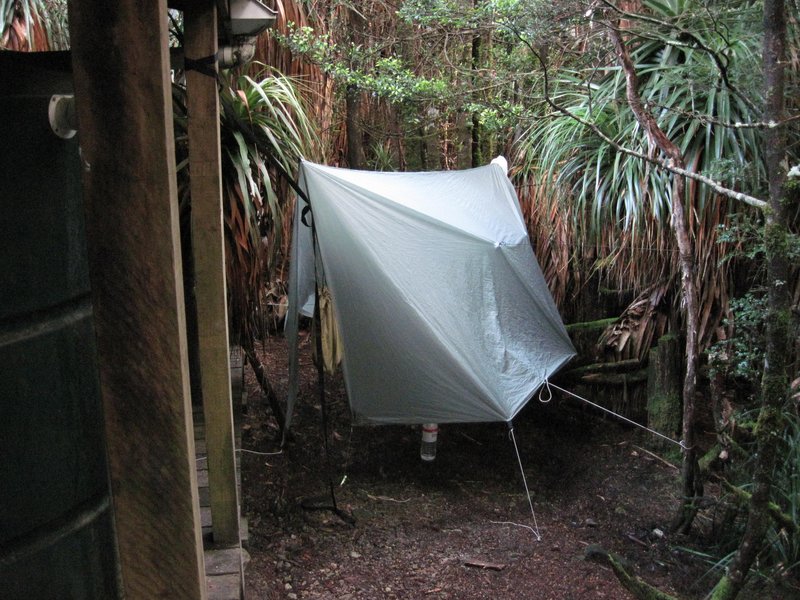 Hammock on Overland settin up.jpg