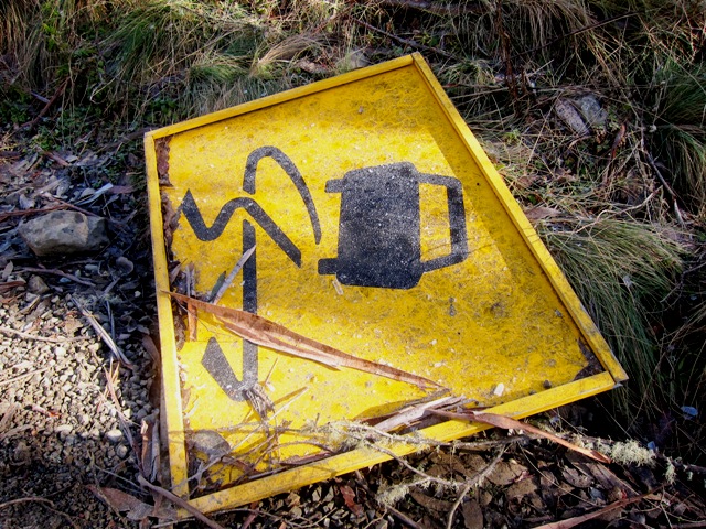 12. Frozen Icy Rd Sign.JPG