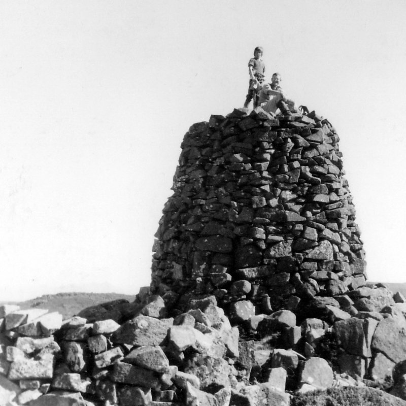 M1974C002.jpg