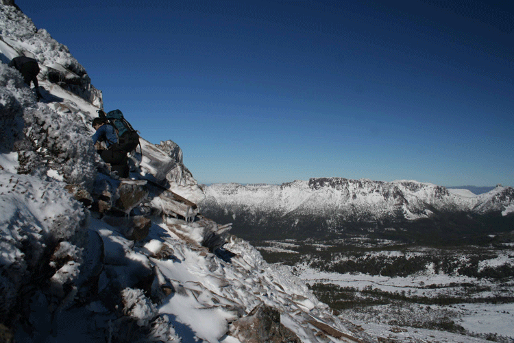 Climbing-East-Pelion.gif