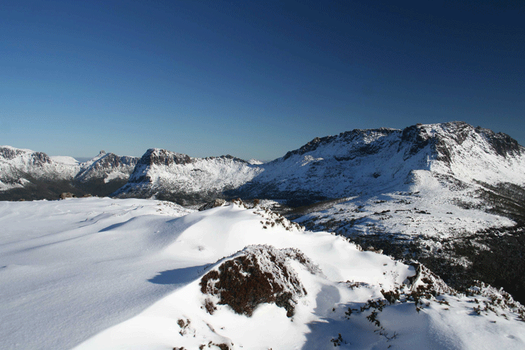 Mt-Ossa-with-snow-in-foregr.gif