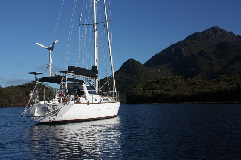 Leaving Iola Cove to climb Mt Rugby.JPG