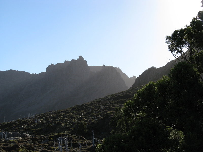 IMG_4834 Shafts of sunlight on Mt Ossa.JPG